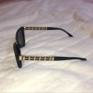 CHANEL cat eye polarized sunglasses